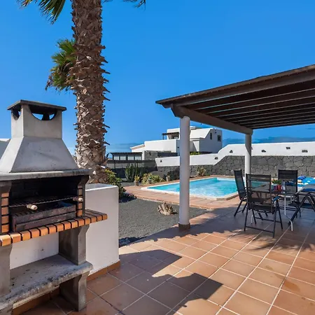 Tania Playa Blanca (Lanzarote)